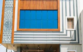 Hotel Dev Inn Ayodhya